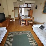 Apartman Comfortable Close To The *